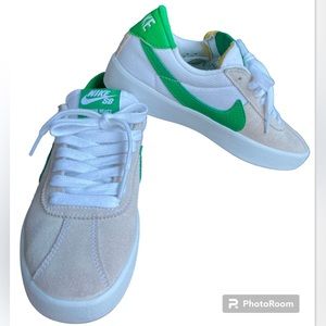 Nike SB  Bruin React - White Lucky Green